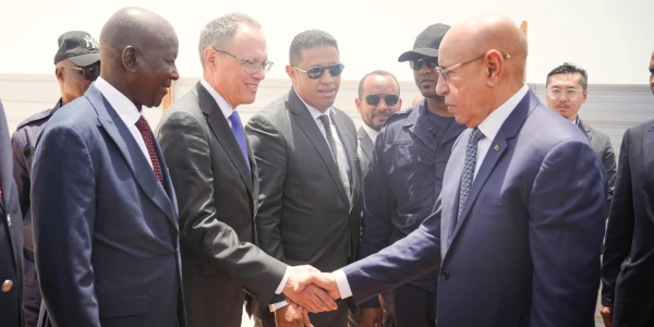 Ricardo Rodrigo, from EllaLink and the President of the Islamic Republic of Mauritania during the first stone ceremony.