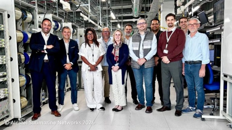 Delegation of SPLANG, EllaLink, IDB, AFD and ATI/MA visiting the ASN Calais factory to witness the loading of the Lumalink cable